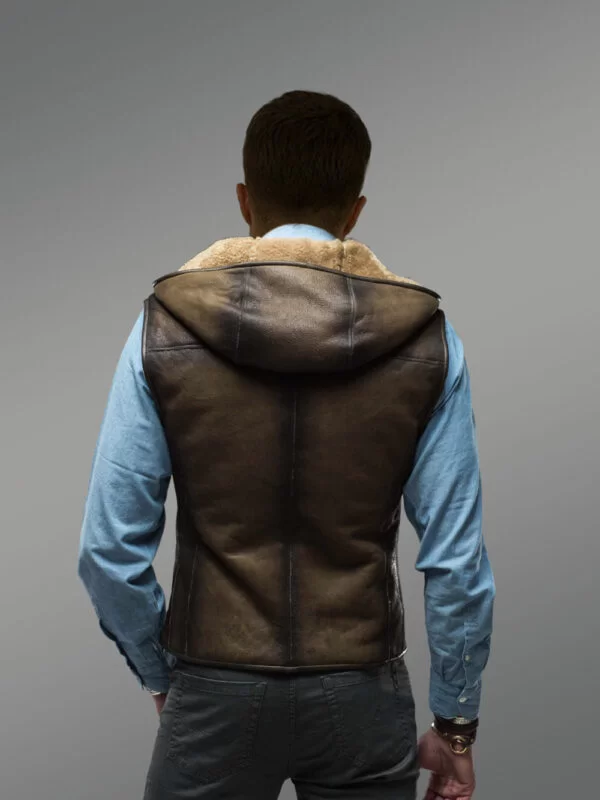 Men’s Short and Vintage Feel Double Face Shearling Winter Vest - Image 5