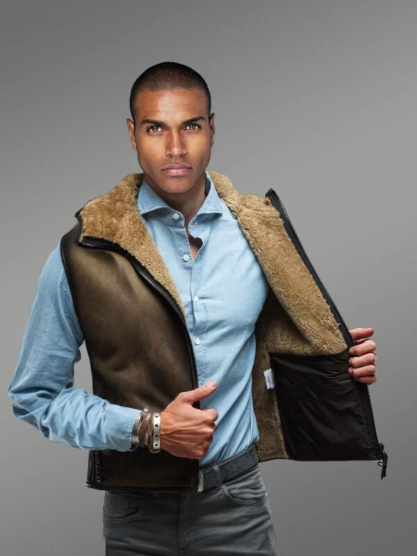 Men’s Short and Vintage Feel Double Face Shearling Winter Vest - Image 3