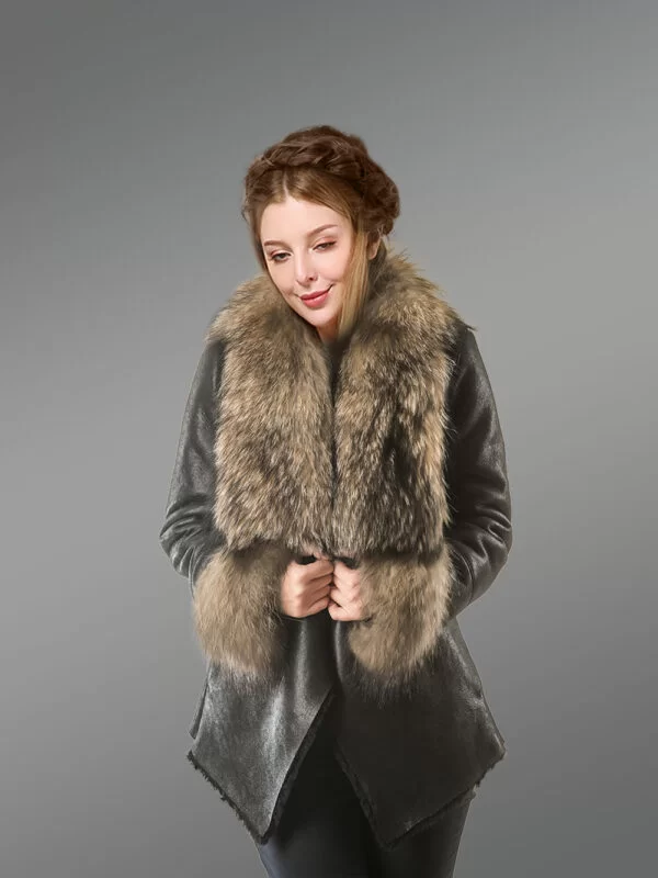 Black Women Coat with Fox Fur Coat and Cuffs