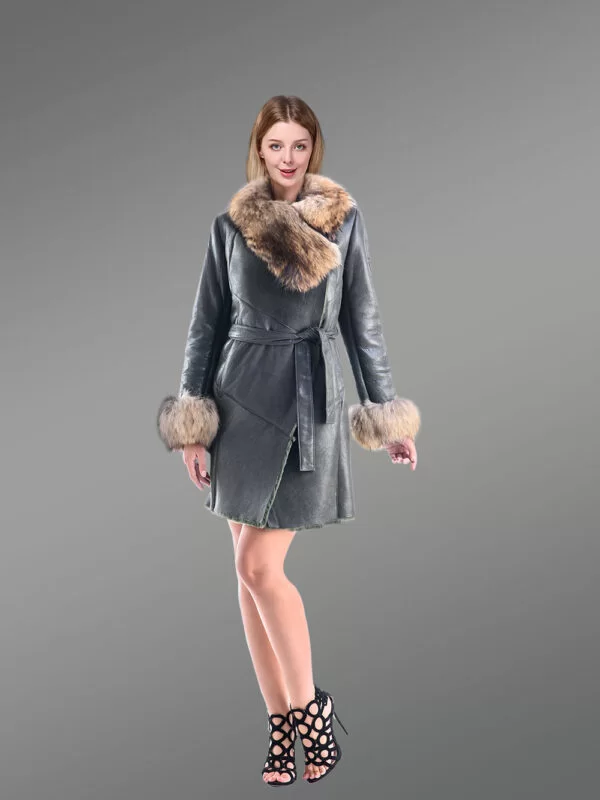 Women Fox Fur Coat In Light Navy With Adequate Warmth To The Wearer