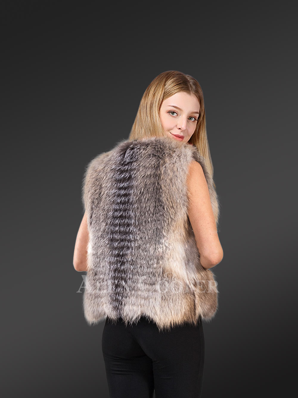 Golden Island Fox Fur Vest for Women is a Fashionably Crazy Winter Wear - Image 4