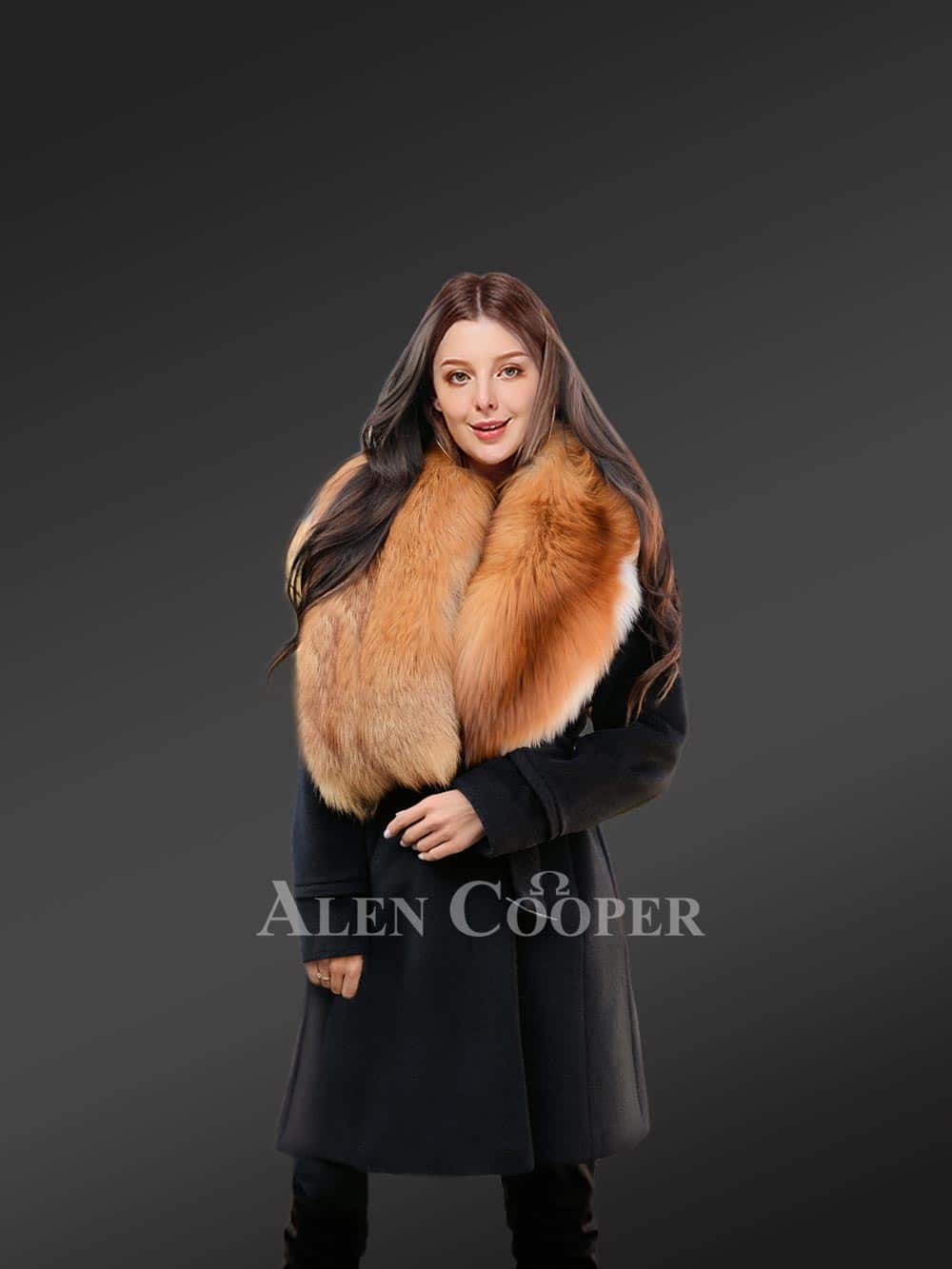 Woolen Long Coat with Fur Accentuation – Classy Charm with Pleasant Warmth - Image 6