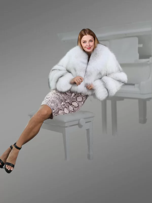 Real Fox Fur Crop Coat with Broad Collar and Long Sleeves for Women - Image 14