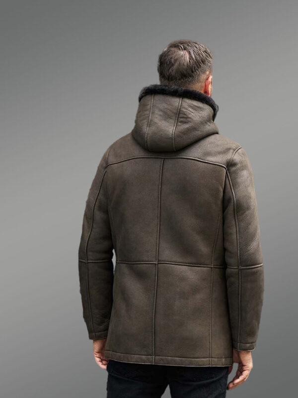 Men Sheepskin Coat in Tee-length Style - Image 5