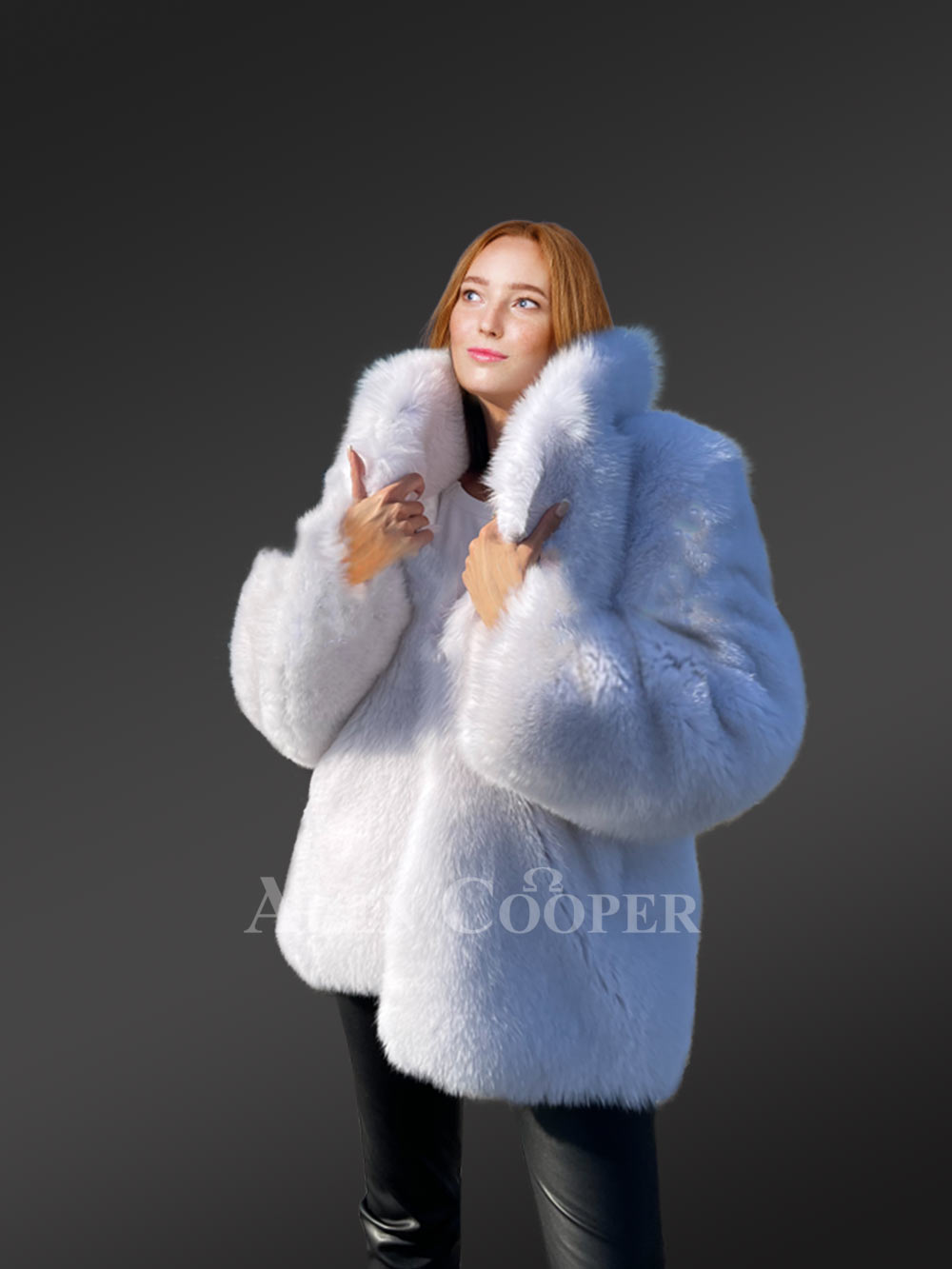 Coat for Womens in Fox Fur for an Elegant Look - Image 2