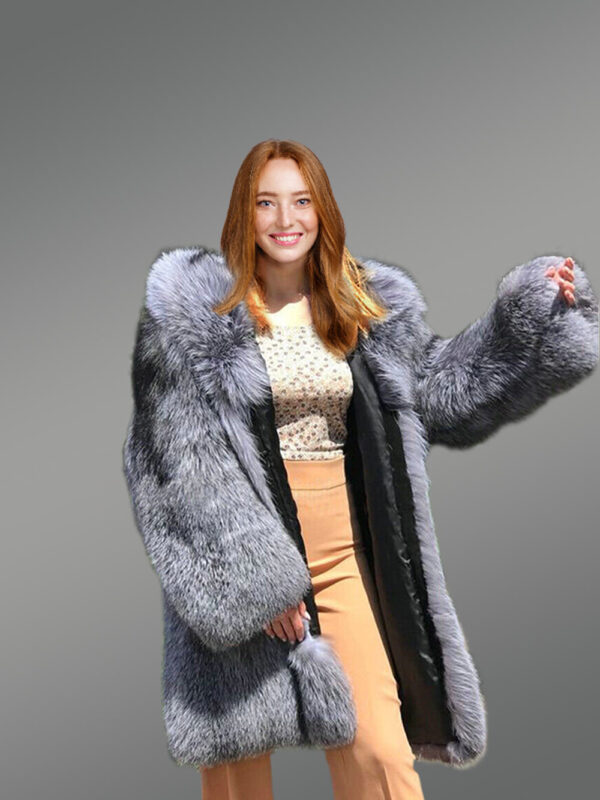 Coat in Fox Fur for Womens to Stay Toasty in Style - Image 3